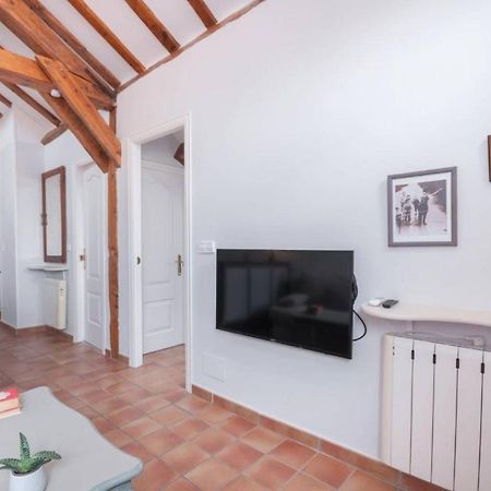Cozy One-Bedroom Penthhouse La Latina Madrid Dış mekan fotoğraf
