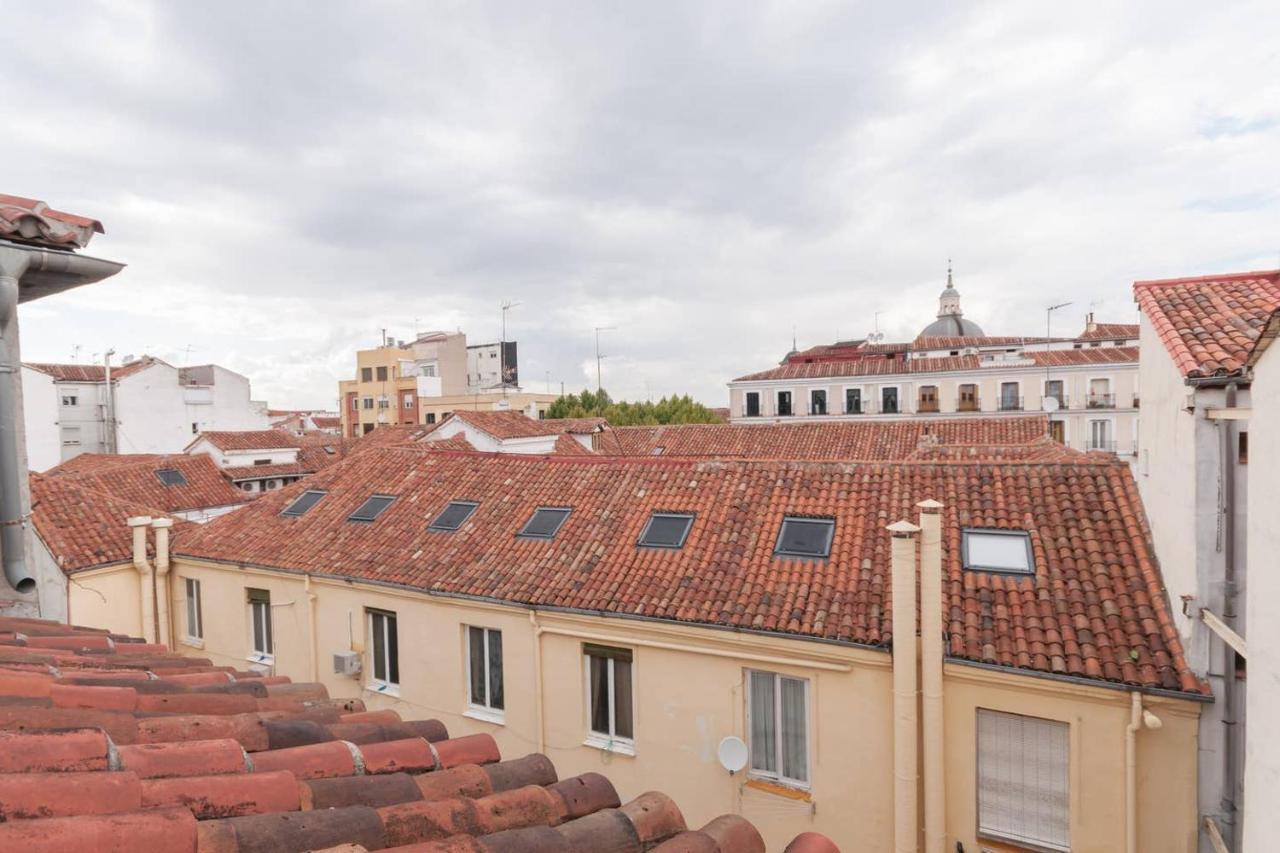 Cozy One-Bedroom Penthhouse La Latina Madrid Dış mekan fotoğraf